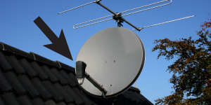 Satellite-TV dish